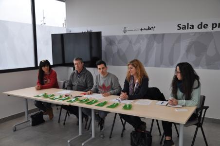 L'Ajuntament controlarà els orins dels gossos a la via pública -Imatge 1-