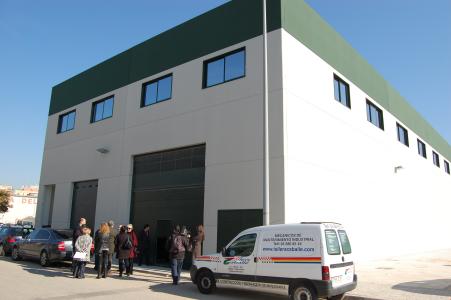 Visita a la nova nau que alberga el servei de recollida selectiva -Imatge 1-