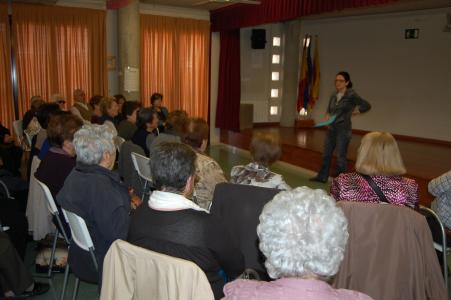 La gent gran de Ripollet aprèn sobre alimentació i hàbits saludables  -Imatge 1-