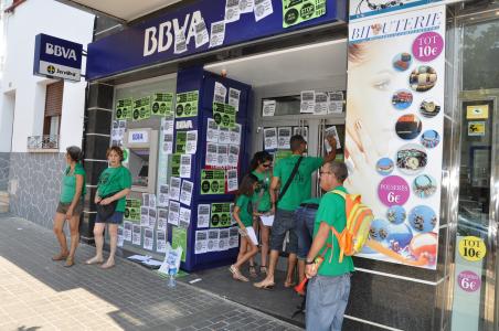La PAH-Ripollet reclama una solució per al David i un nou interlocutor del BBVA a Cerdanyola -Imatge 1-