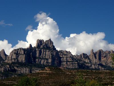 Gairebé 300 persones fan la caminada de Ripollet a Montserrat -Imatge 1-