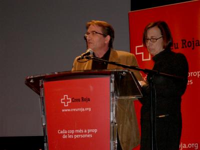 Els voluntaris de Creu Roja commemoren el Dia contra la violència vers les dones -Imatge 1-