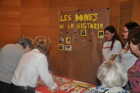 El Centre Cultural s'omple en la commemoració del Dia Internacional de les Dones -Imatge 1-