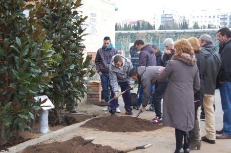 Emotiu homenatge als nois ripolletencs víctimes d'un accident fa un any -Imatge 1-