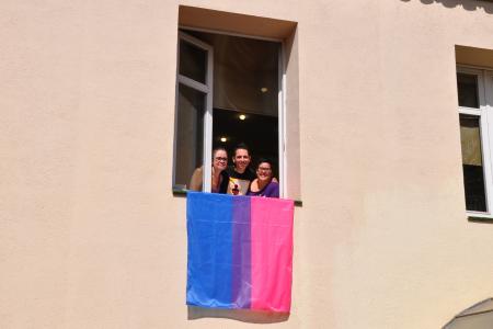 Ripollet, primer consistori català que hissa la bandera bisexual -Imatge 1-