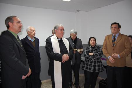 El bisbe de Terrassa beneeix la cessió d'un local a Càritas -Imatge 1-