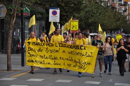 La 1a Marxa per a l'Educació Pública porta les seves reivindicacions a Ripollet -Imatge 1-