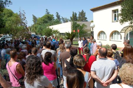 Ripollet ret homenatge a les víctimes dels atemptats de Barcelona i Cambrils -Imatge 1-
