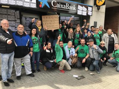 La PAH pressiona per la renegociació de les hipoteques multidivisa i IPPH de 2 famílies de Ripollet -Imatge 1-