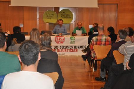 La PAH omple el Centre Cultural en la xerrada sobre les clàusules bancàries abusives -Imatge 1-