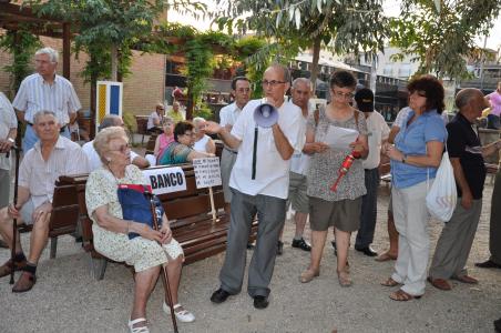 Els afectats per les preferents continuen les mobilitzacions -Imatge 1-