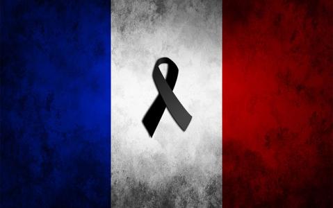 Ripollet rebutja els atemptats de París i se solidaritza amb les víctimes -Imatge 1-