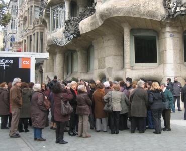 La Gent Activa de Ripollet visita l'obra de Gaudí a Barcelona -Imatge 1-