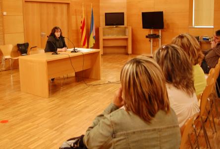 ADICAE informa sobre els abusos hipotecaris al Centre Cultural -Imatge 1-