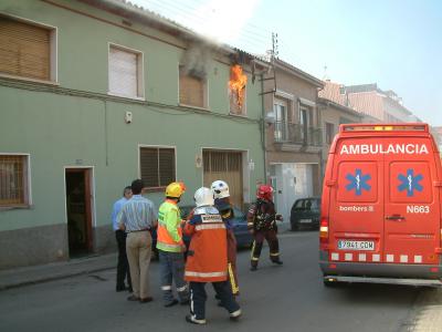 Incendi sense incidents a un habitatge del carrer de Pau Casals -Imatge 1-