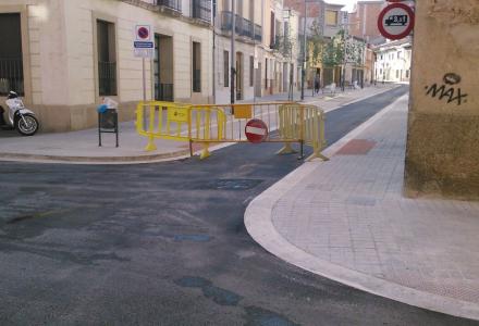 El carrer del Calvari obre al trànsit després de les obres -Imatge 1-