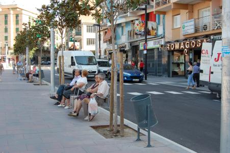 S'obre a la circulació el nou tram remodelat de la rambla de Sant Esteve -Imatge 1-