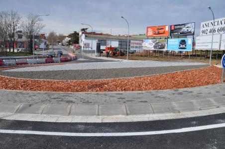 Oberta a la circulació la nova rotonda d'accés a Montcada i l'autopista -Imatge 1-