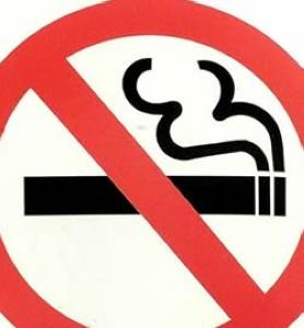 Des de l´1 de març no es pot fumar en cap dependència municipal -Imatge 1-