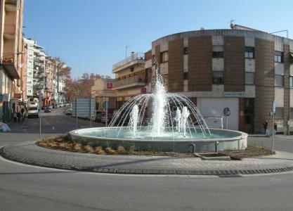 Inaugurada la font ornamental del carrer de Balmes  -Imatge 1-