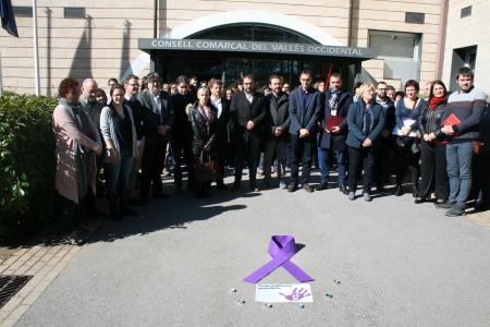 L'alcalde participa en el minut de silenci del Consell Comarcal per la nova mort masclista -Imatge 1-