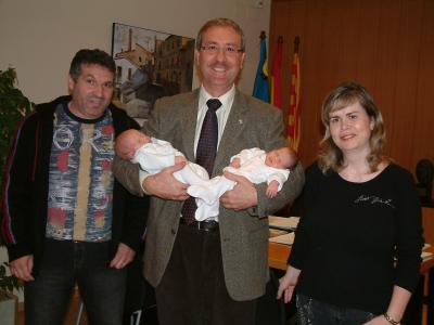 Els primers ripolletencs de l'any 2007 són una parella de bessons -Imatge 1-