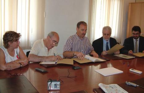 Ripollet s´adhereix al programa 'Roba Amiga' -Imatge 1-
