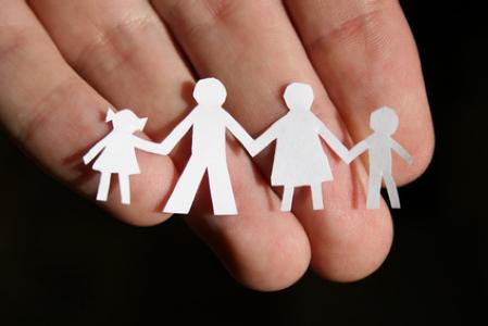 Les AMPA dels instituts públics de ripollet ofereixen tallers per a pares i mares -Imatge 1-