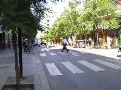 Nou pas de vianants amb ressalt a la rambla Sant Jordi -Imatge 1-