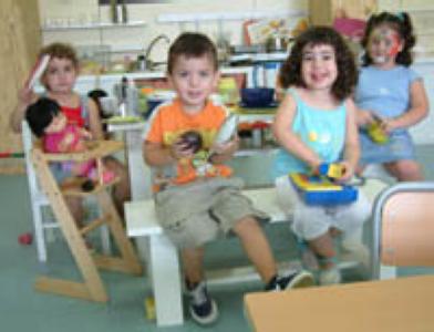 Pares i alumnes del Teresa Vila coneixen el nou col·legi -Imatge 1-