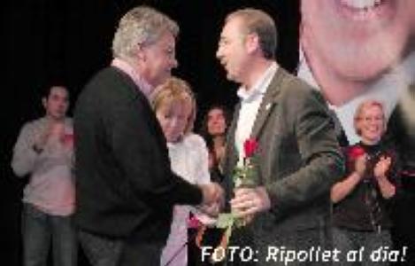 Autonòmiques 2003<br>Míting històric de Felipe González a Ripollet -Imatge 1-