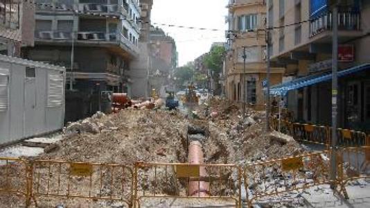 Comencen les obres per fer de la carretera de l'Estació un passeig -Imatge 1-