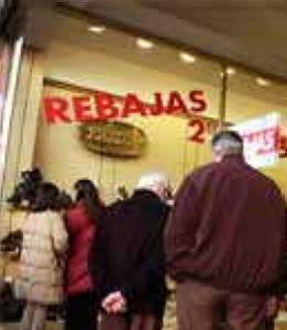 Baixa presència del català en la retolació comercial de Ripollet -Imatge 1-