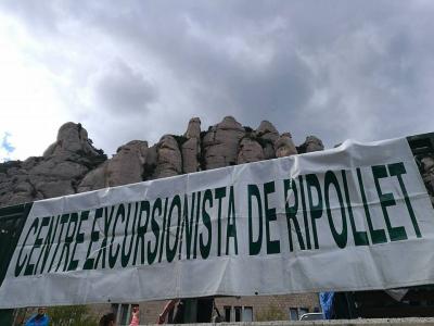 Poc més de 300 persones participen a la trentena edició de la caminada Ripollet-Montserrat -Imatge 1-