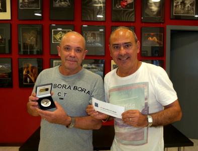 Sergio Tello rep la medalla com a sots campió del mundial de clubs de la FIAP  -Imatge 1-