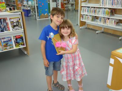 Emma Prat guanya el primer sorteig del concurs infantil de la Biblioteca 'Lectures que fan estiu' -Imatge 1-