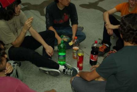 Xerrada al Centre Cultural sobre com abordar el consum d'alcohol entre els adolescents -Imatge 1-