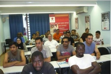 Creu Roja organitza un altre taller per a la integració social dels immigrants -Imatge 1-