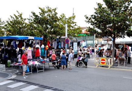 Festa de l'escuma i sorteig d'un mbil aquest dimecres al mercat setmanal  -Imatge 1-