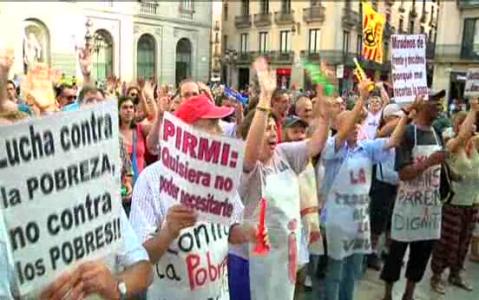 Serveis Socials rep un allau de trucades pel canvi de pagament del PIRMI -Imatge 1-