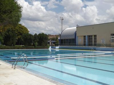 La piscina descoberta obrirà per a entrenaments amb neoprè setembre, octubre, abril i maig -Imatge 1-