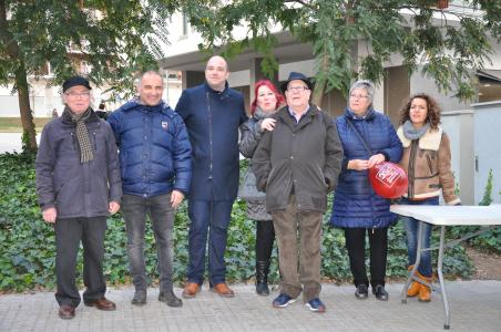 El diputat del PSC Raul Moreno visita Ripollet en plena campanya electoral pel 21D -Imatge 1-