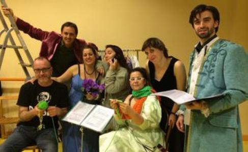 Amics de l'Òpera de Girona representa a Ripollet <i>Assajant Il Trovatore</i> -Imatge 1-