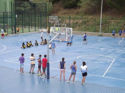 Centenars de nens i joves gaudeixen de l'estiu i l'esport al PAME -Imatge 1-