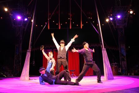El circ aterra al Teatre Auditori amb l'espectacle 'Cabaret Elegance' -Imatge 1-