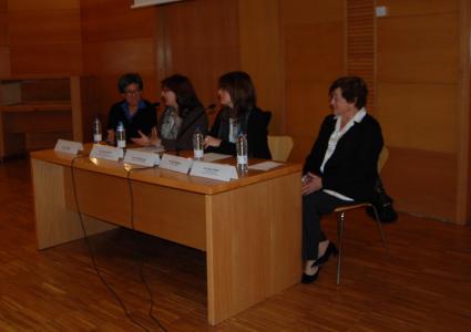 El programa del 8 de març finalitza amb <i>Miralls de Dones</i> -Imatge 1-