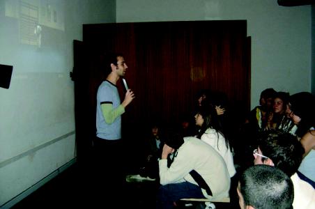 Els alumnes de secundària de Ripollet visiten l'exposició 'Sessió Contínua' -Imatge 1-