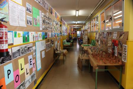 Els alumnes de l'escola Gassó i Vidal munten una exposició sobre la història de Ripollet -Imatge 1-