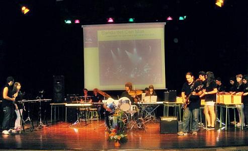 200 alumnes de l'Institut Can Mas participen al Concert en Família al Teatre Auditori -Imatge 1-