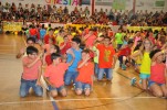 Desenes d'escolars omplen el pavelló Joan Creus en la Trobada de Dansaires -Imatge 2-